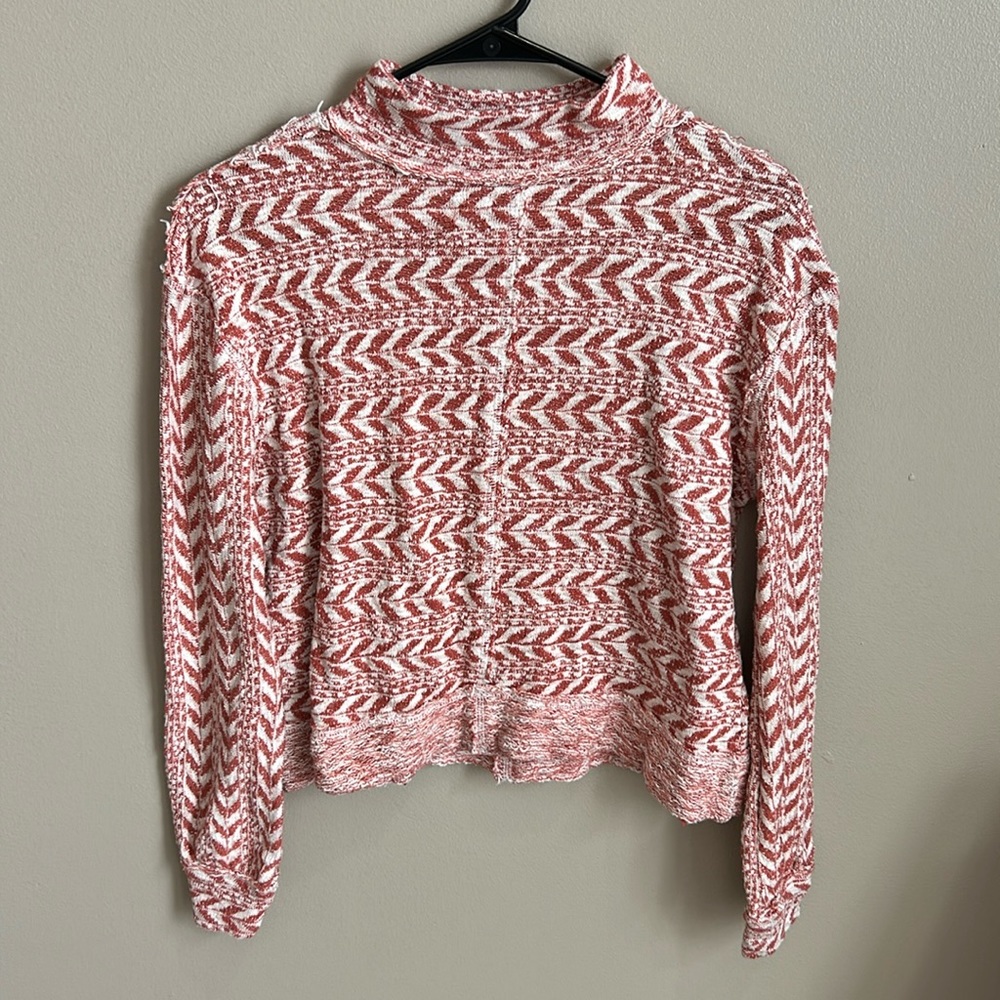 (S) Orange & White BKE sweater